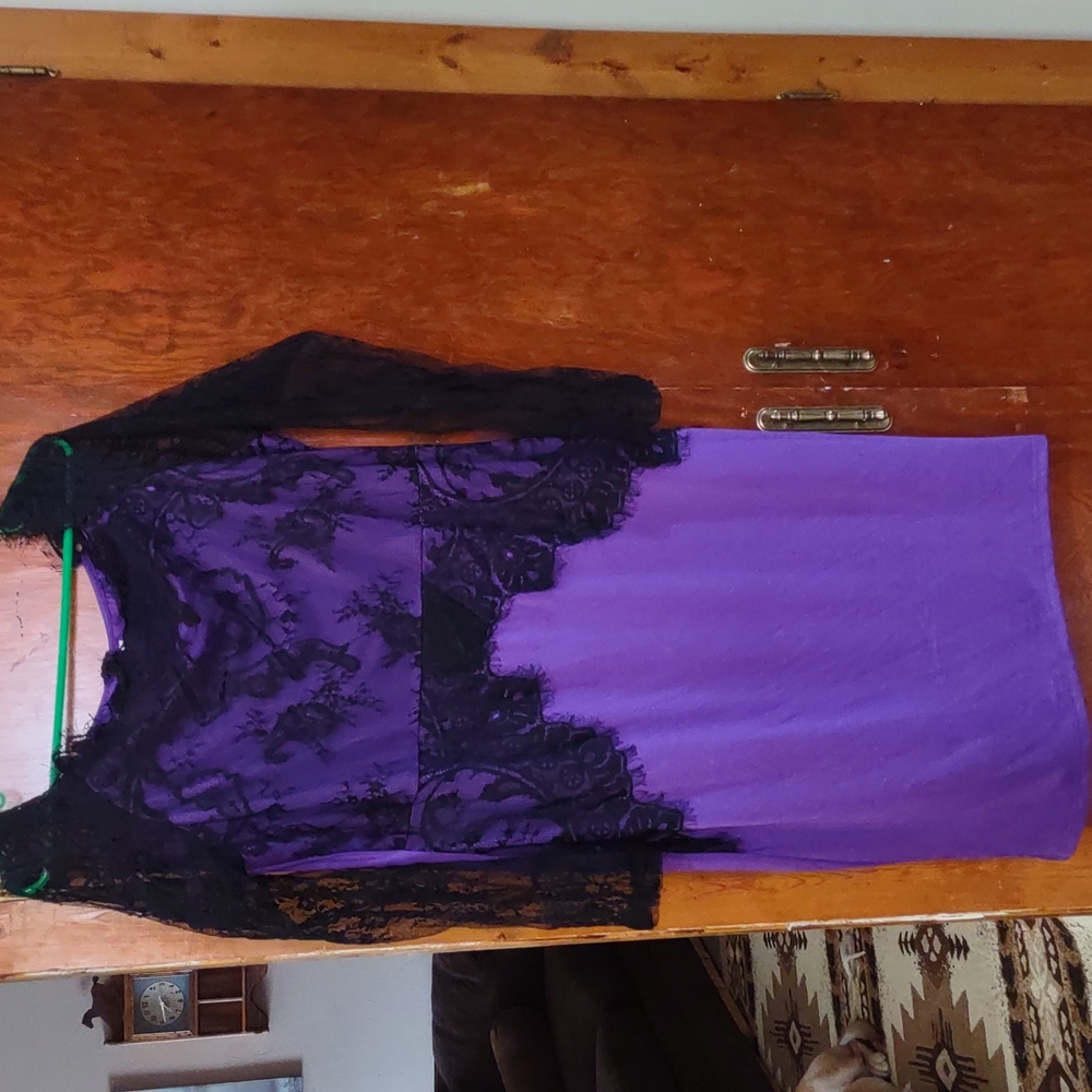 Black and Purple Dress, Lace sleeves, Size XXL